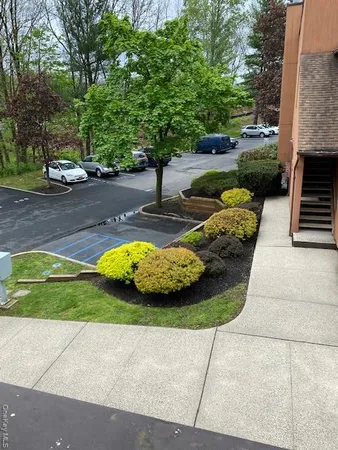 $300,000 | 408 Town Hill Condominium, Unit 408, Nanuet, NY 10954