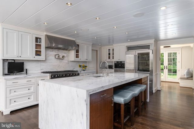 $3,550,000 | 1 Greentree Court, Bethesda, MD 20817