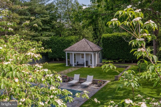 $3,550,000 | 1 Greentree Court, Bethesda, MD 20817