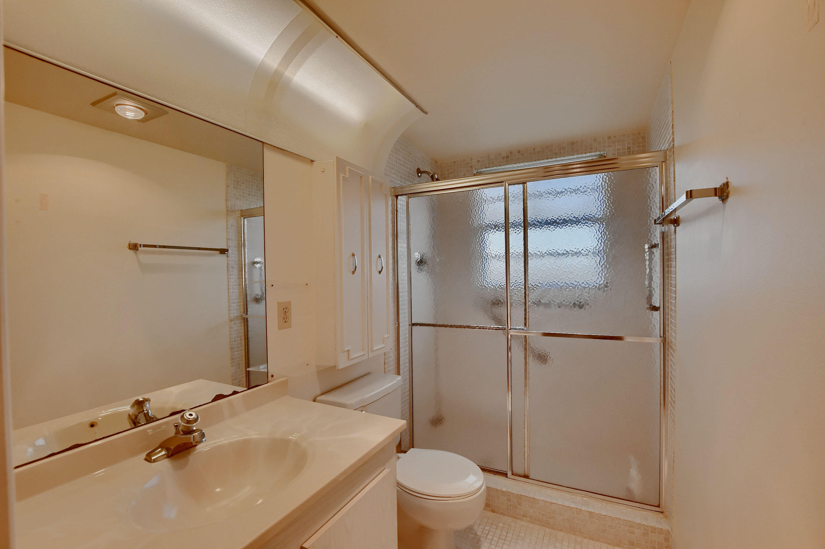 4001 Newcastle A Boca Raton, FL 33434 - Photo 24 of 54 Main Bathroom