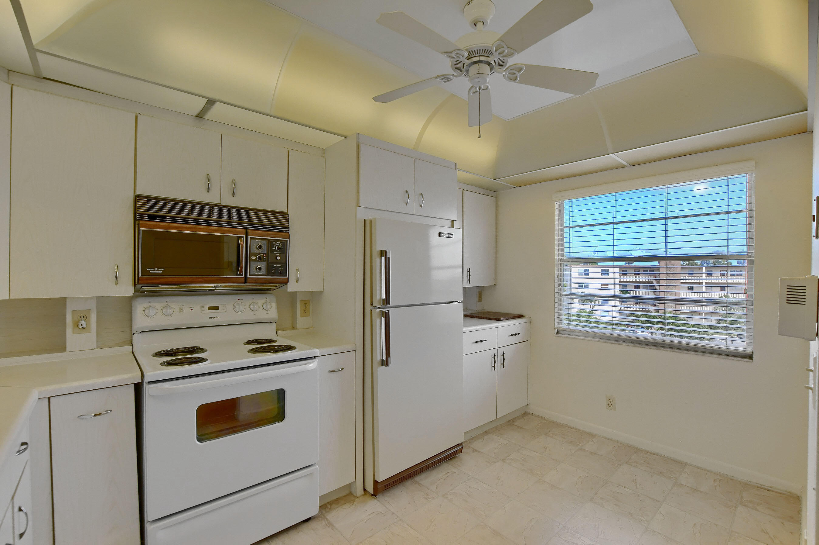 4001 Newcastle A Boca Raton, FL 33434 - Photo 5 of 54 Kitchen