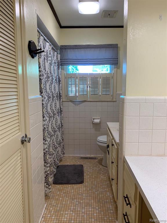 995 Dundee Azalia Road Dundee, MI 48131 - Photo 7 of 8