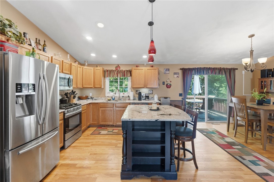 199 Winthrop Street Woonsocket, RI 02895 - Photo 15 of 43