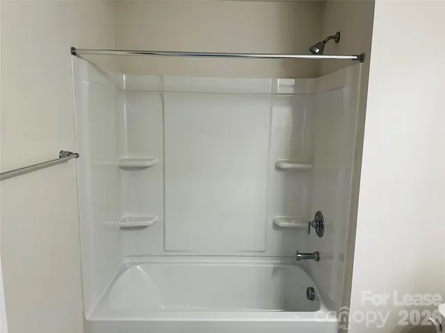 $2,295 | 4158 Steel Way, Sherrills Ford, NC 28673