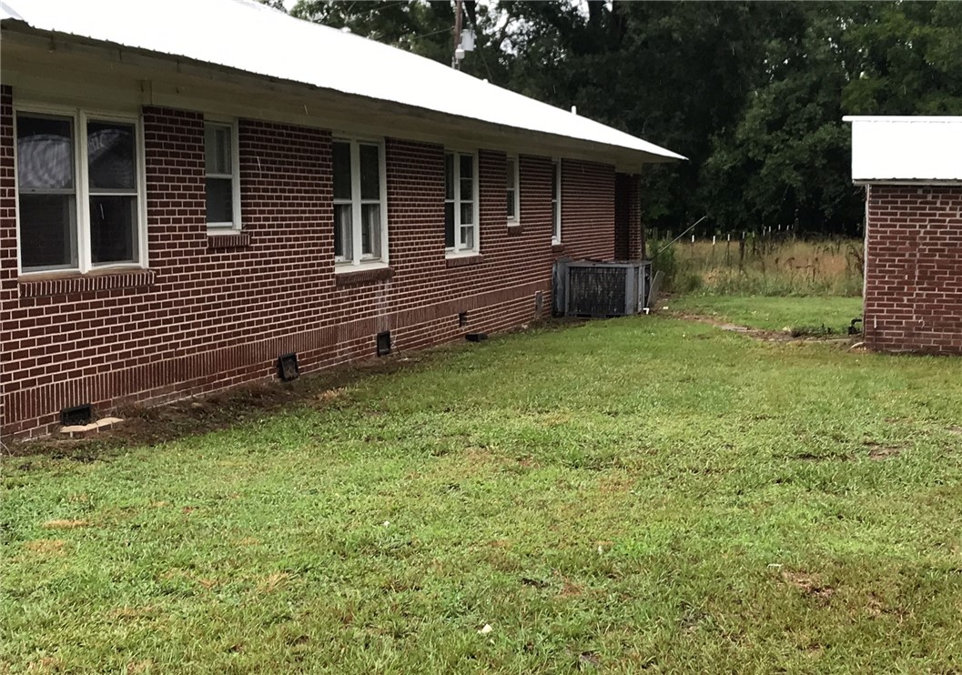924 Peach Orchard Road Calhoun Falls, SC 29628 - Photo 4 of 15 Rear