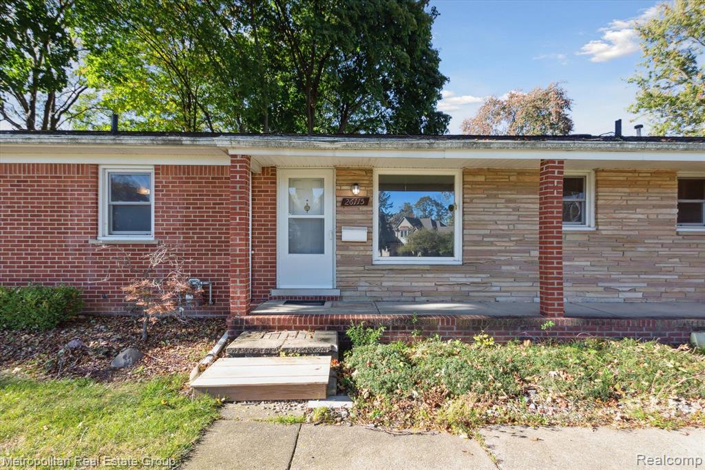 26115 Steele Road Farmington Hills, MI 48331 - Photo 5 of 40