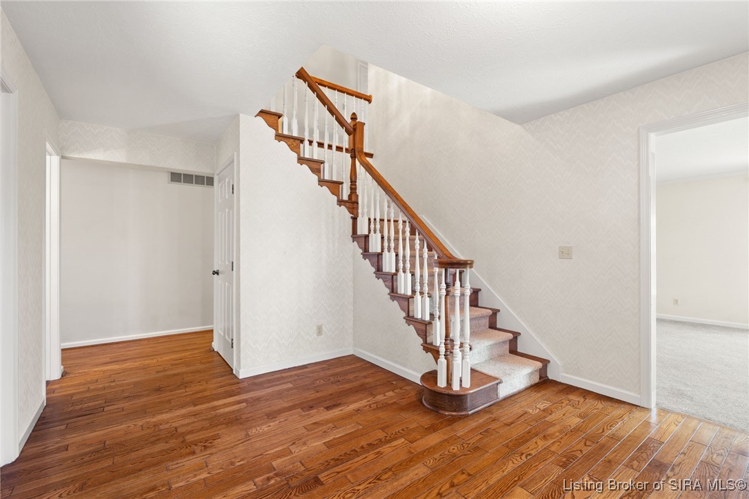 470 South Heidelberg Road Southwest Corydon, IN 47112 - Photo 25 of 92 Entry Foyer