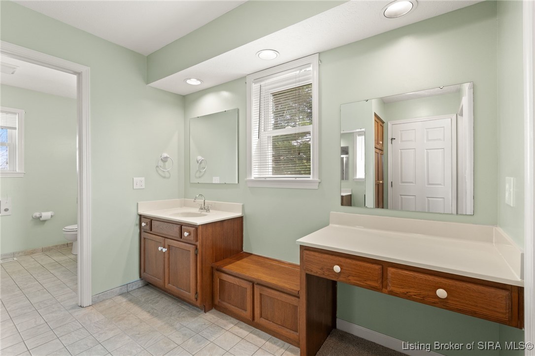 470 South Heidelberg Road Southwest Corydon, IN 47112 - Photo 50 of 92 Main bathroom suite