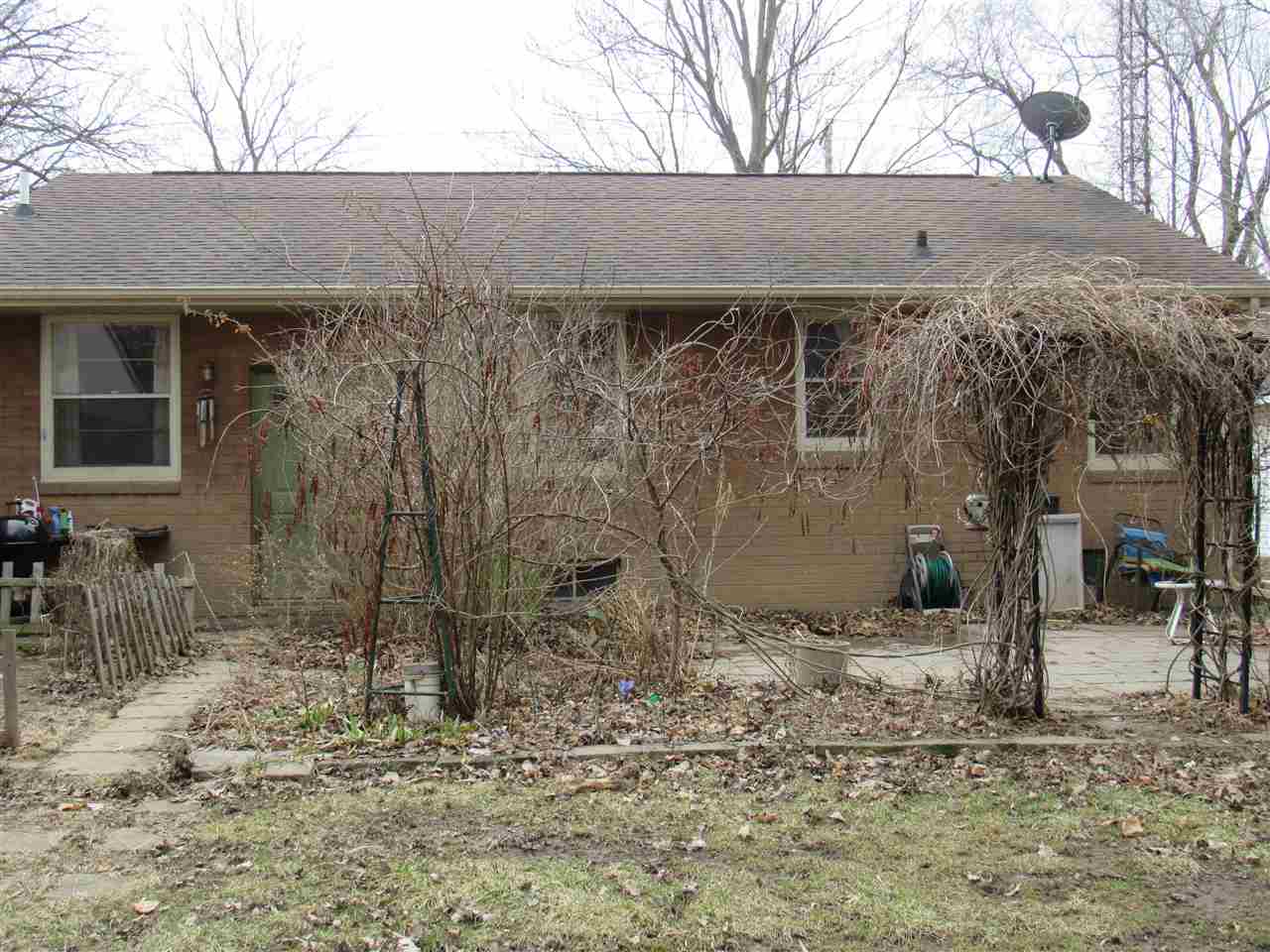 1081 East Hill Road Flint, MI 48507 - Photo 11 of 12 50008033-10.JPG