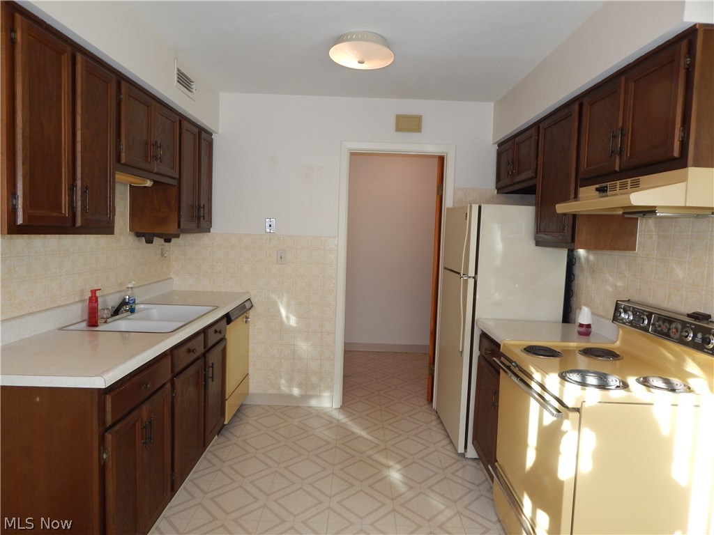 6575 Engle Road, Unit 41A Brook Park, OH 44142 - Photo 5 of 18 Gallery Image 5