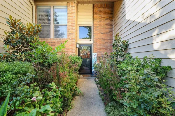 $279,900 | 130 Summer Pl Circle, Unit 130, Pottsboro, TX 75076