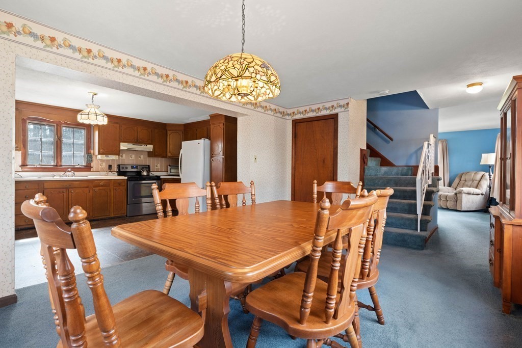 41 Searle Street Georgetown, MA 01833 - Photo 13 of 34