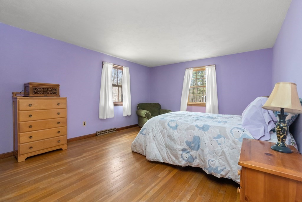 41 Searle Street Georgetown, MA 01833 - Photo 18 of 34