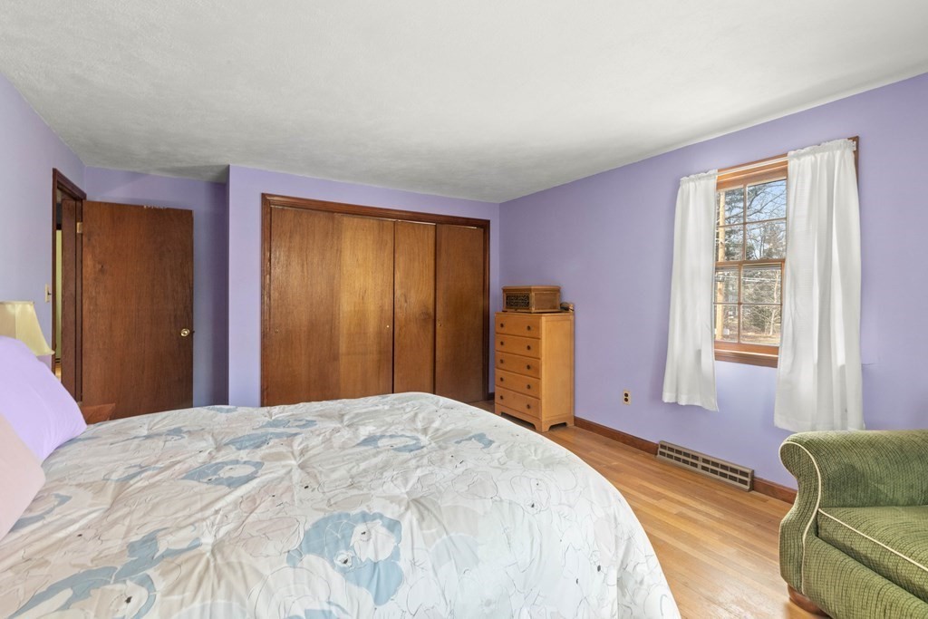 41 Searle Street Georgetown, MA 01833 - Photo 20 of 34