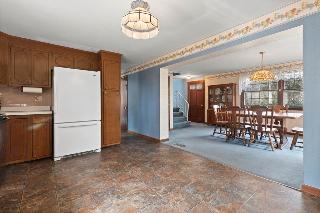 41 Searle Street Georgetown, MA 01833 - Photo 6 of 34