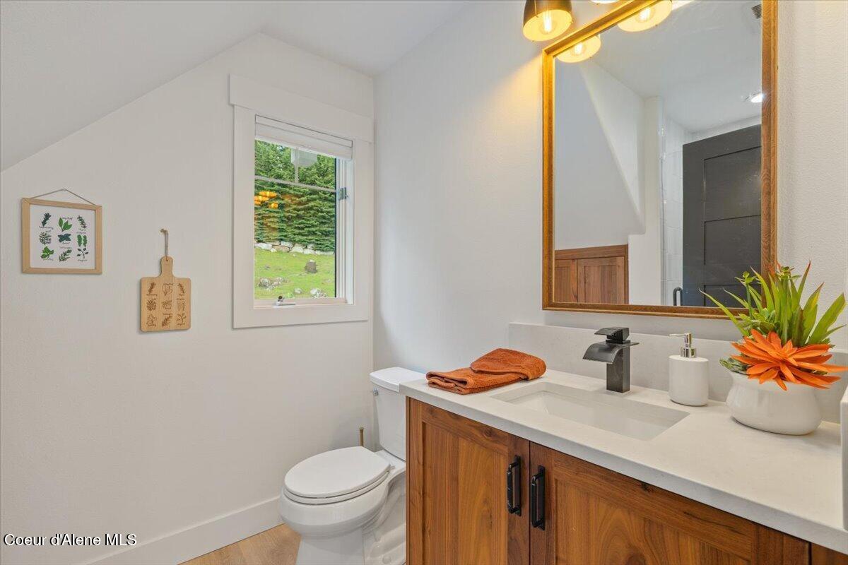 357 East David Thompson Road Hope, ID 83836 - Photo 29 of 47 054-Full Bath