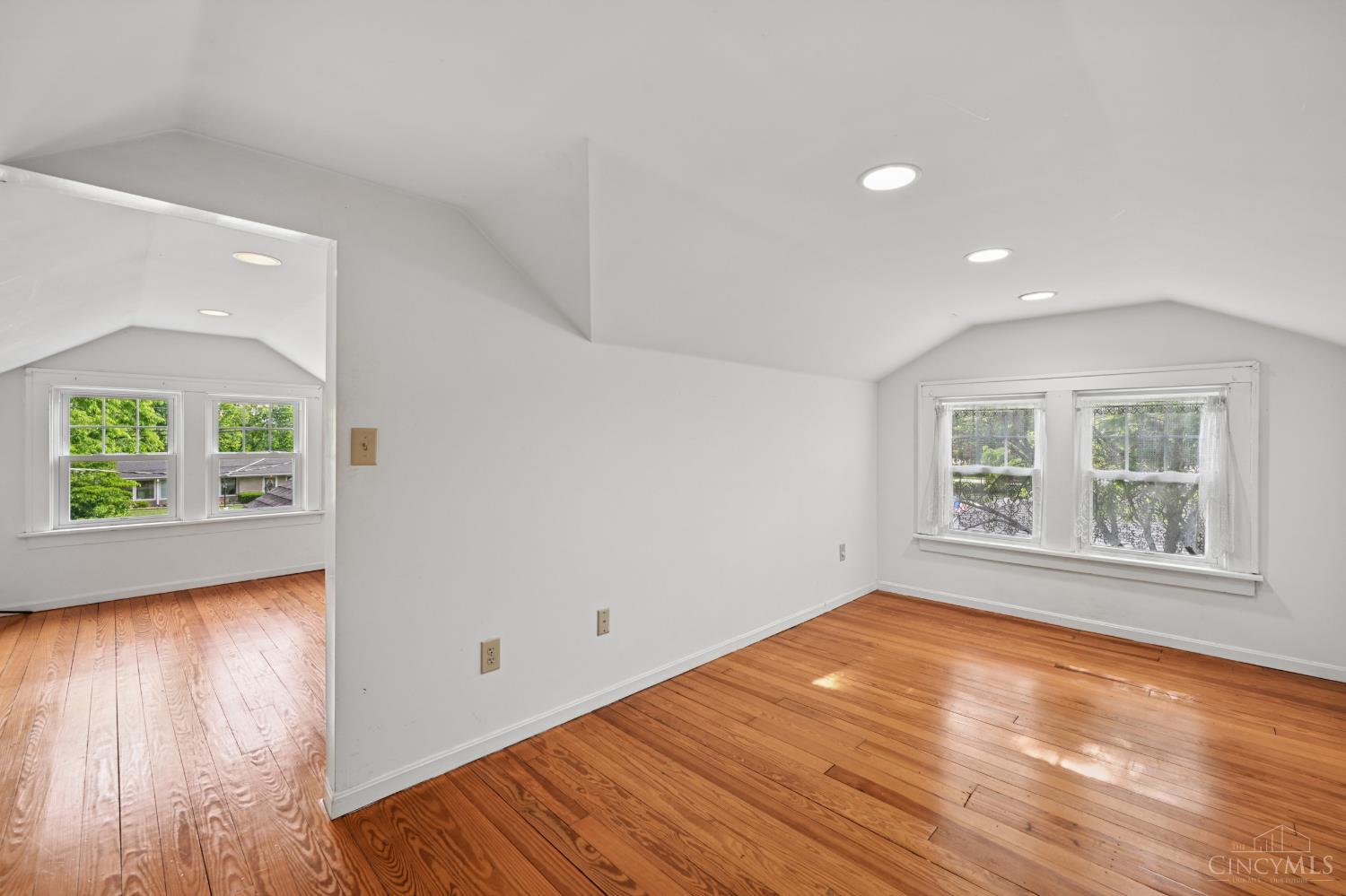 4281 Boomer Road Cincinnati, OH 45247 - Photo 22 of 42 Gallery Image 22
