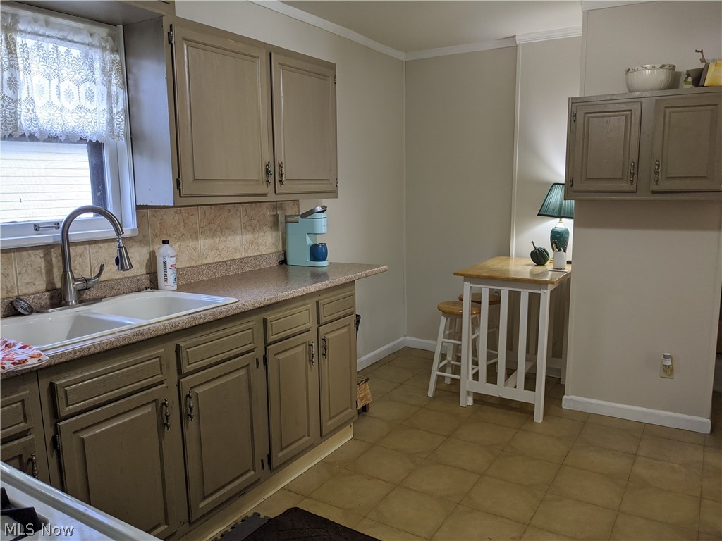 1149 Reed Avenue Akron, OH 44306 - Photo 11 of 34 Room for an informal eating space/breakfast nook.