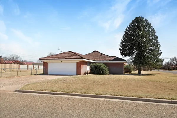 $249,000 | 801 Sherwood Lane, Bovina, TX 79009