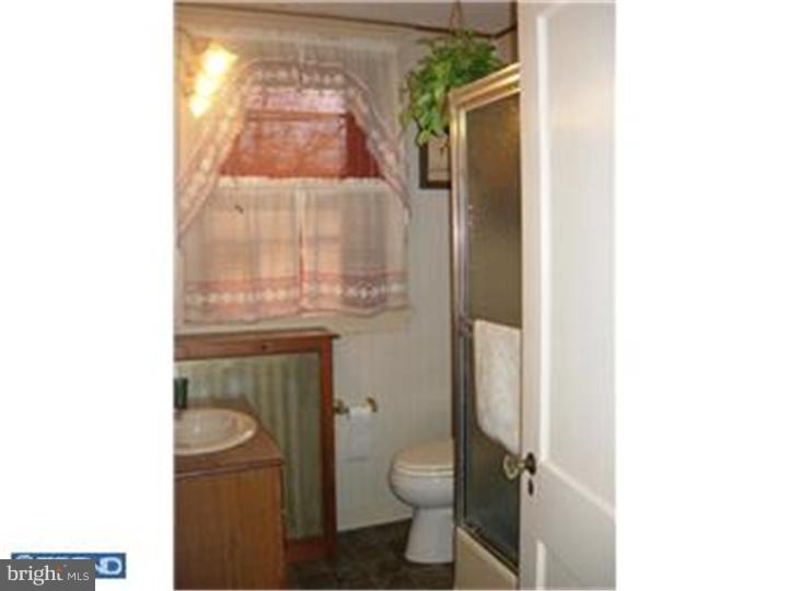 310 South Springfield Road Clifton Heights, PA 19018 - Photo 13 of 15 Bathroom