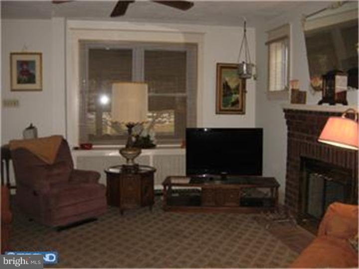 310 South Springfield Road Clifton Heights, PA 19018 - Photo 4 of 15 Living Room