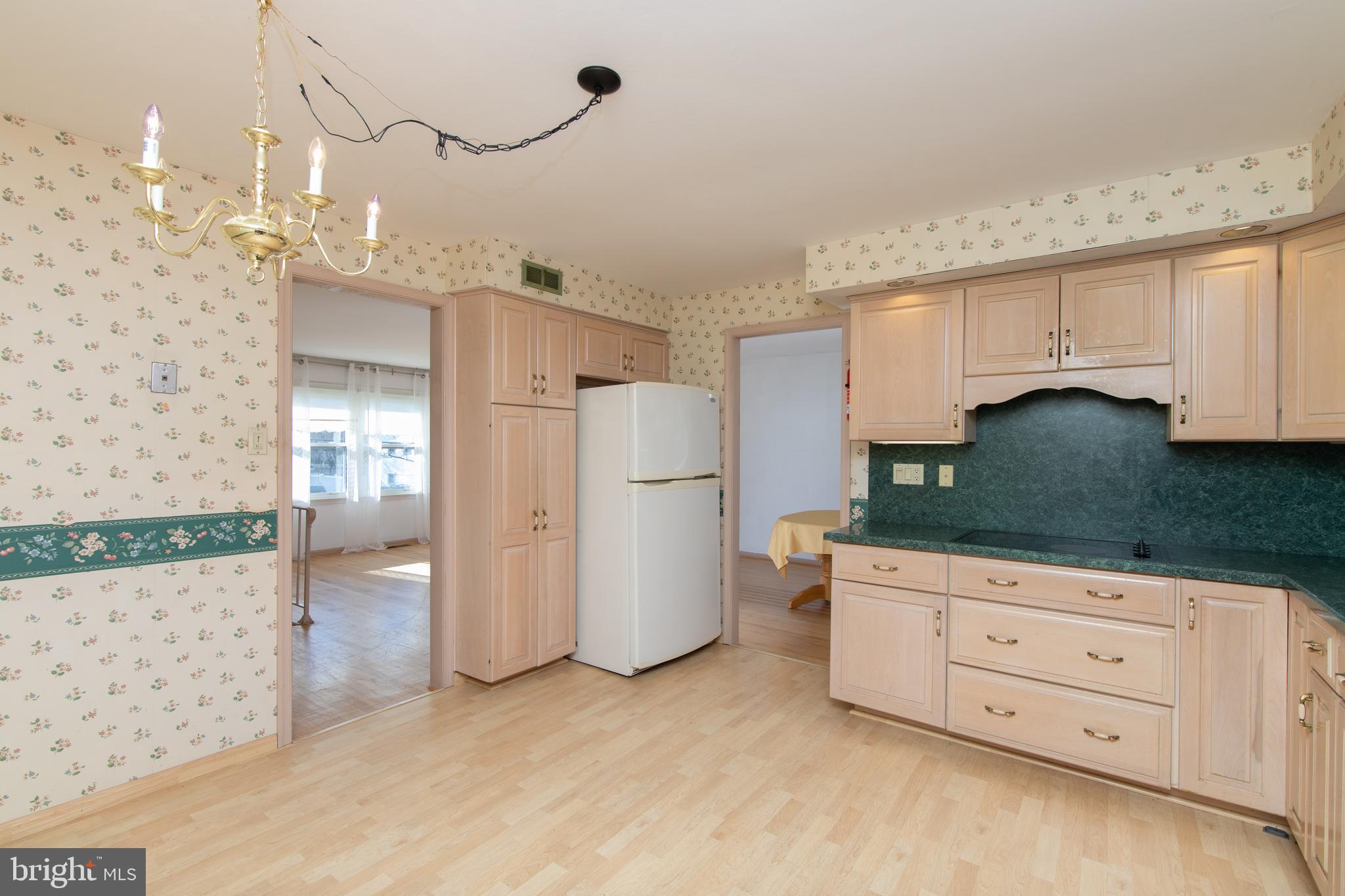 27 Regent Road Cherry Hill, NJ 08003 - Photo 5 of 36 Gallery Image 5