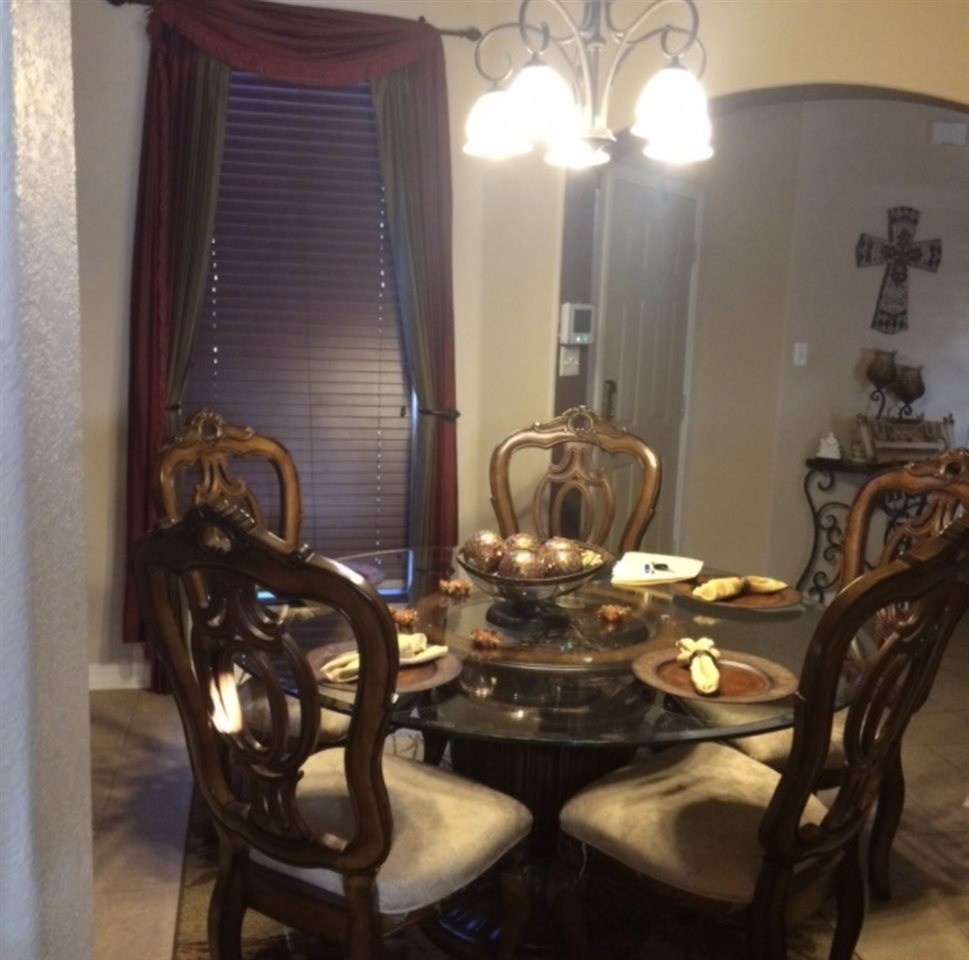 806 Witherspoon Loop Laredo, TX 78046 - Photo 5 of 20 Gallery Image 5