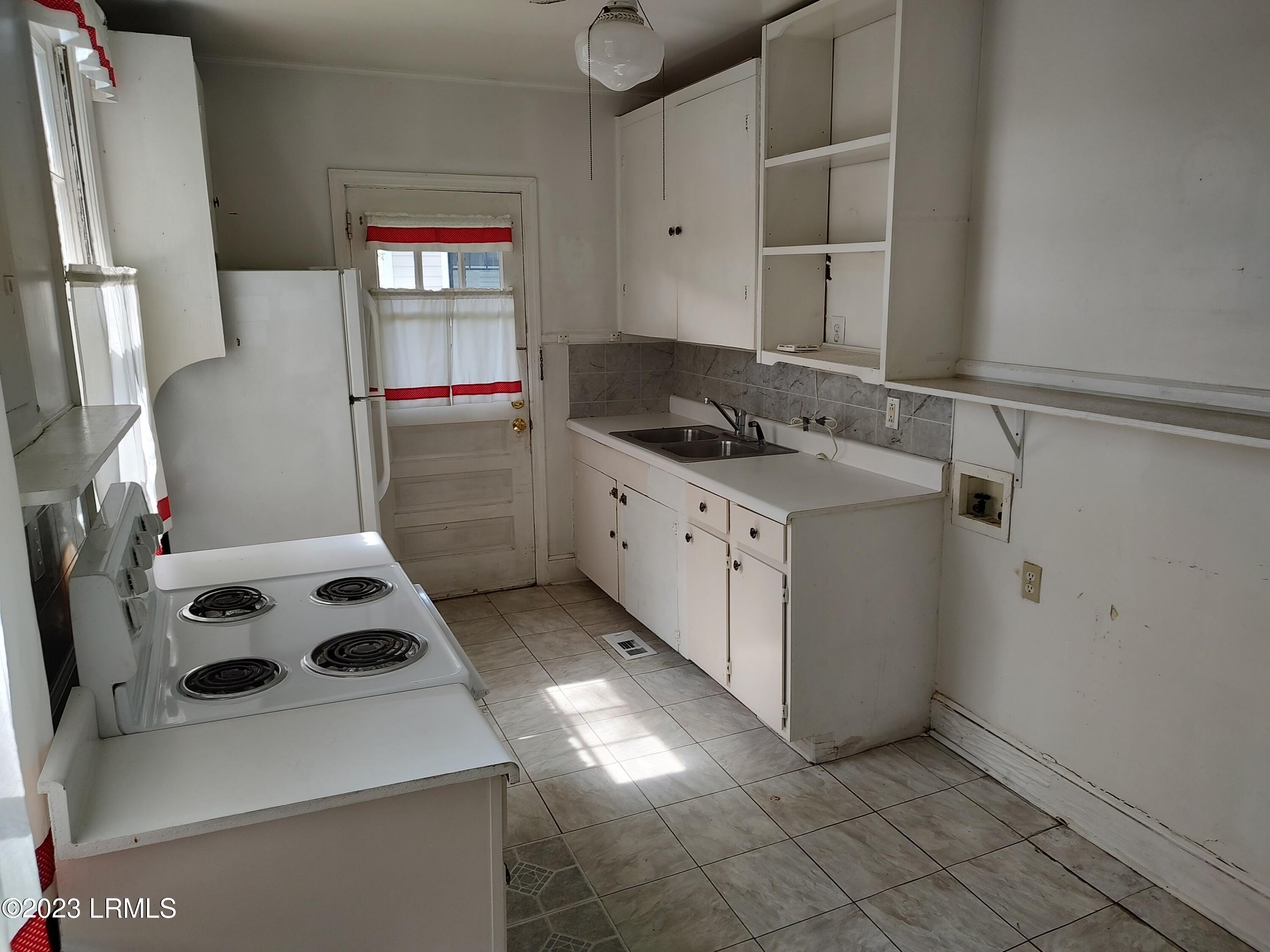 2305 Depot Road Beaufort, SC 29902 - Photo 10 of 24 IMG_20230417_153215970_HDR