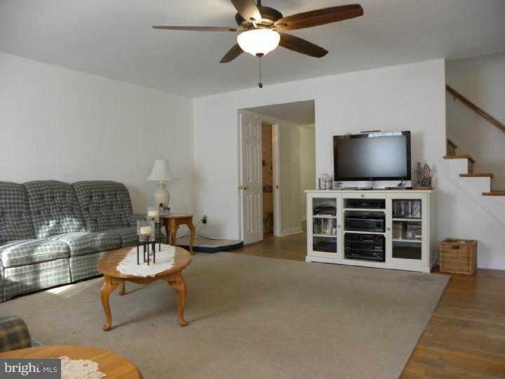 1323 Powell Road Brookhaven, PA 19015 - Photo 8 of 15 Living Room