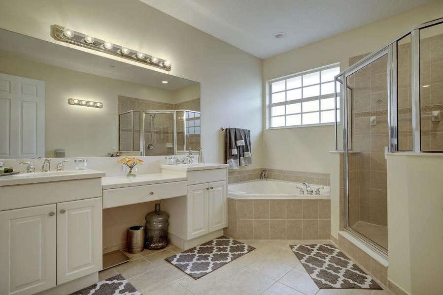 130 Lancaster Road Boynton Beach, FL 33426 - Photo 16 of 24 Master Bathroom