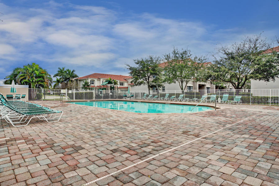 130 Lancaster Road Boynton Beach, FL 33426 - Photo 23 of 24 Pool