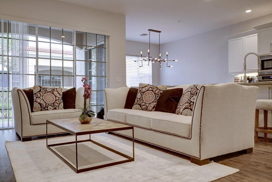 130 Lancaster Road Boynton Beach, FL 33426 - Photo 3 of 24 Living Room