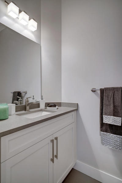 130 Lancaster Road Boynton Beach, FL 33426 - Photo 9 of 24 Half Bathroom