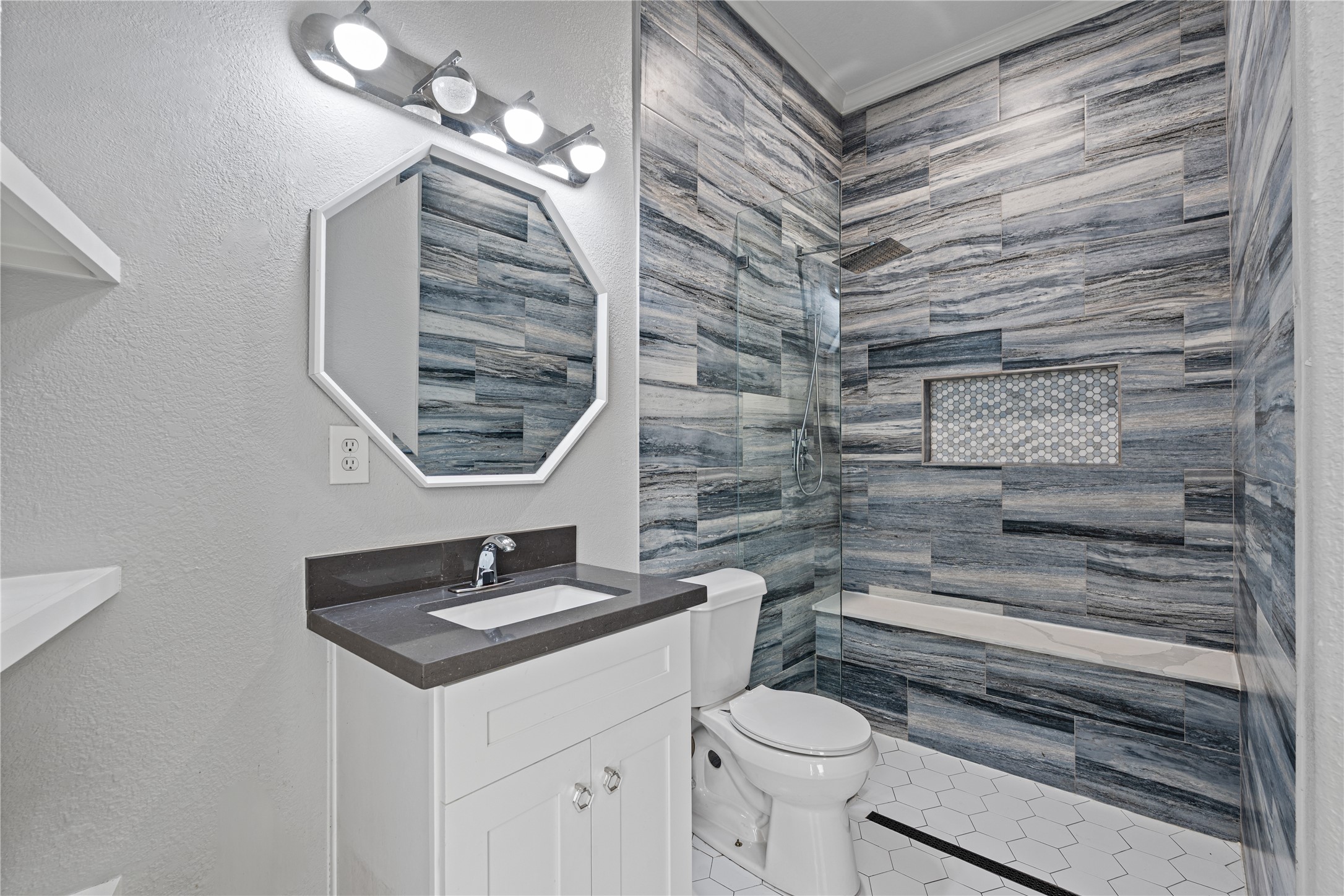 8111 Placid Point Court Humble, TX 77396 - Photo 20 of 35 2nd Bathroom 1st Floor