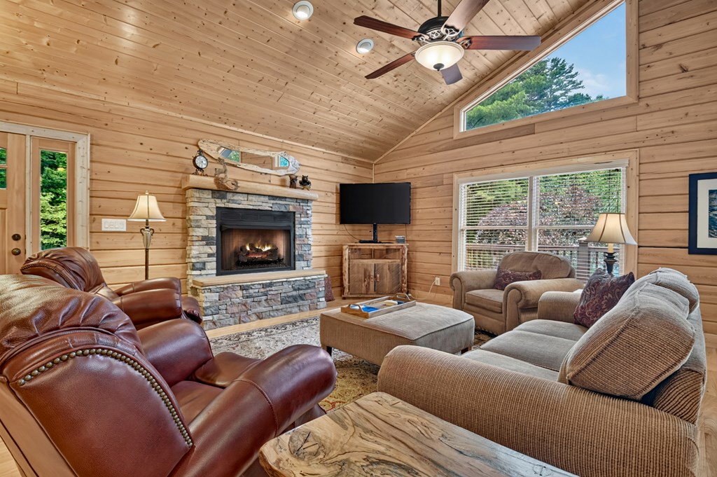 536 Delta Way Blue Ridge, GA 30513 - Photo 6 of 70