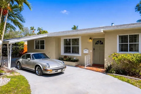 $609,995 | 565 Northeast 160th Terrace, Miami, FL 33162