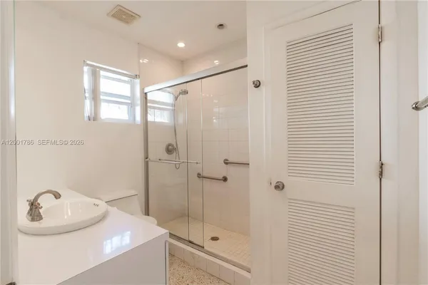 $624,995 | 565 Northeast 160th Terrace, Miami, FL 33162