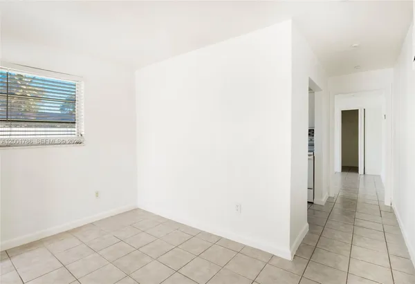 $624,995 | 565 Northeast 160th Terrace, Miami, FL 33162