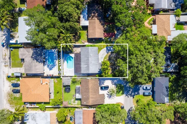 $624,995 | 565 Northeast 160th Terrace, Miami, FL 33162