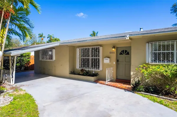 $624,995 | 565 Northeast 160th Terrace, Miami, FL 33162