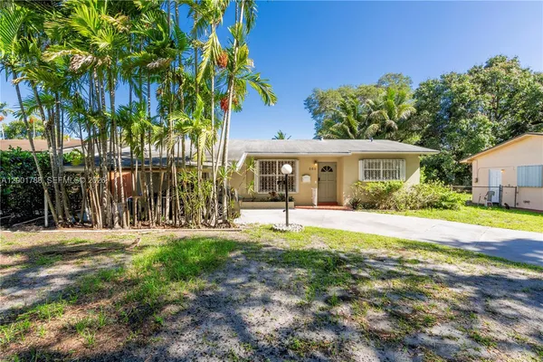 $624,995 | 565 Northeast 160th Terrace, Miami, FL 33162