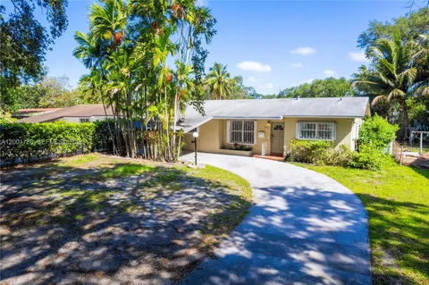 $609,995 | 565 Northeast 160th Terrace, Miami, FL 33162
