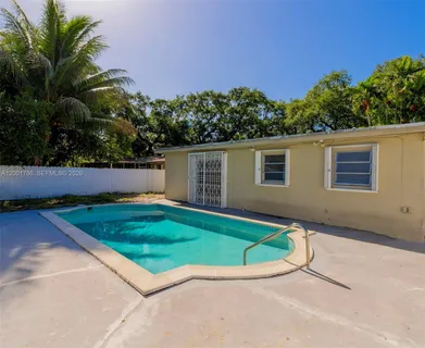 $609,995 | 565 Northeast 160th Terrace, Miami, FL 33162