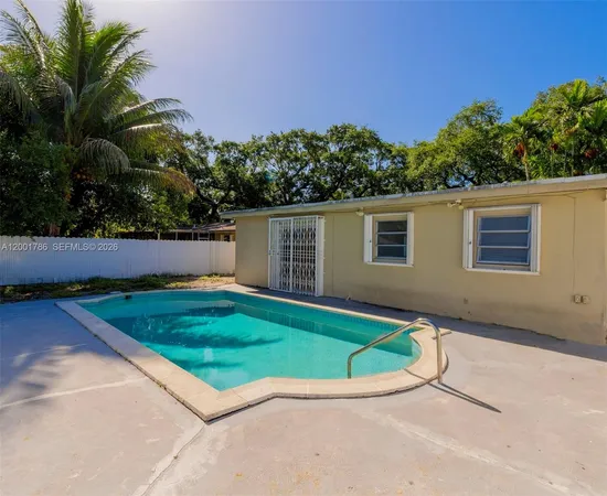 $624,995 | 565 Northeast 160th Terrace, Miami, FL 33162