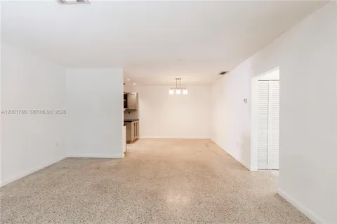 $609,995 | 565 Northeast 160th Terrace, Miami, FL 33162