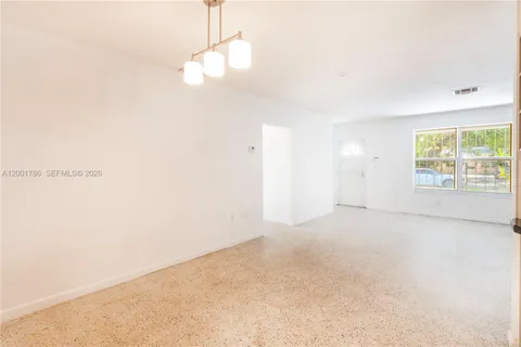 $609,995 | 565 Northeast 160th Terrace, Miami, FL 33162