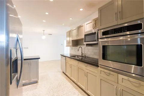 $609,995 | 565 Northeast 160th Terrace, Miami, FL 33162