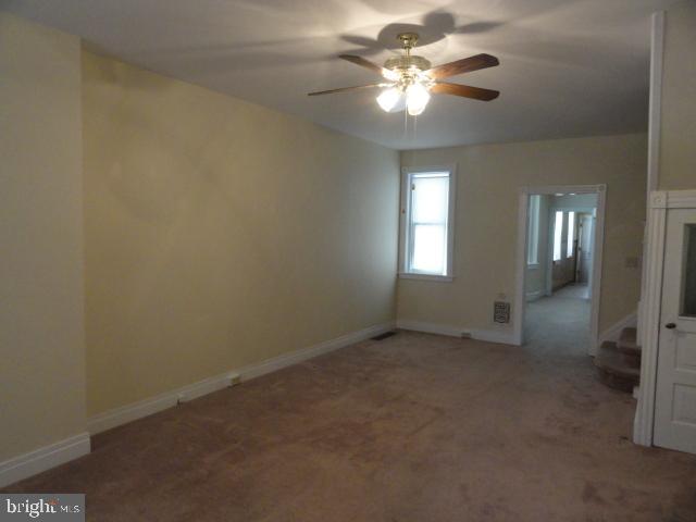326 Chestnut Street Lebanon, PA 17042 - Photo 6 of 18 Living Room