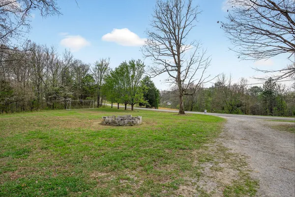 $269,000 | 550 North Center Point Acres, Walling, TN 38587