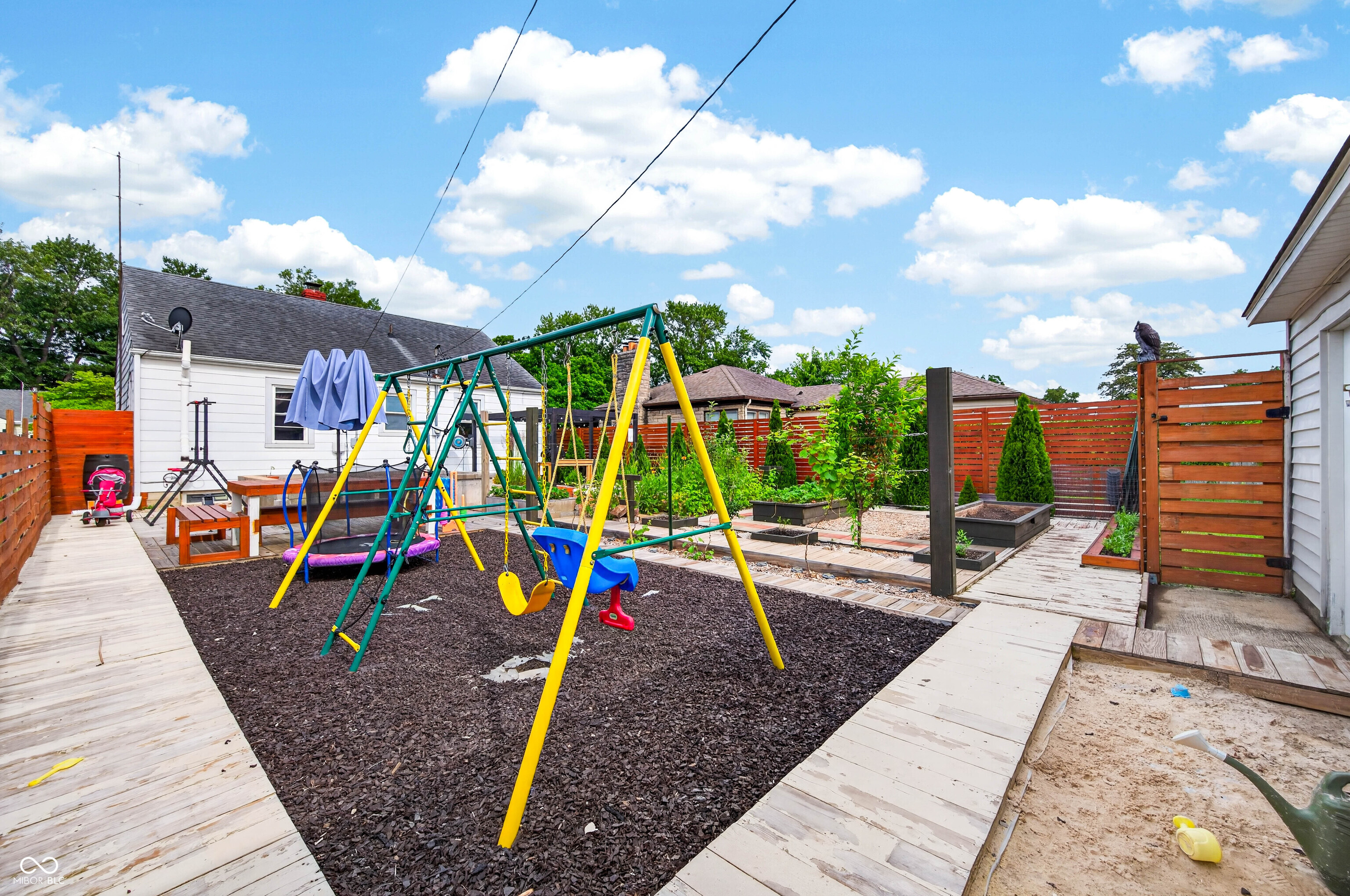 2327 Gilmore Street Columbus, IN 47201 - Photo 45 of 54
